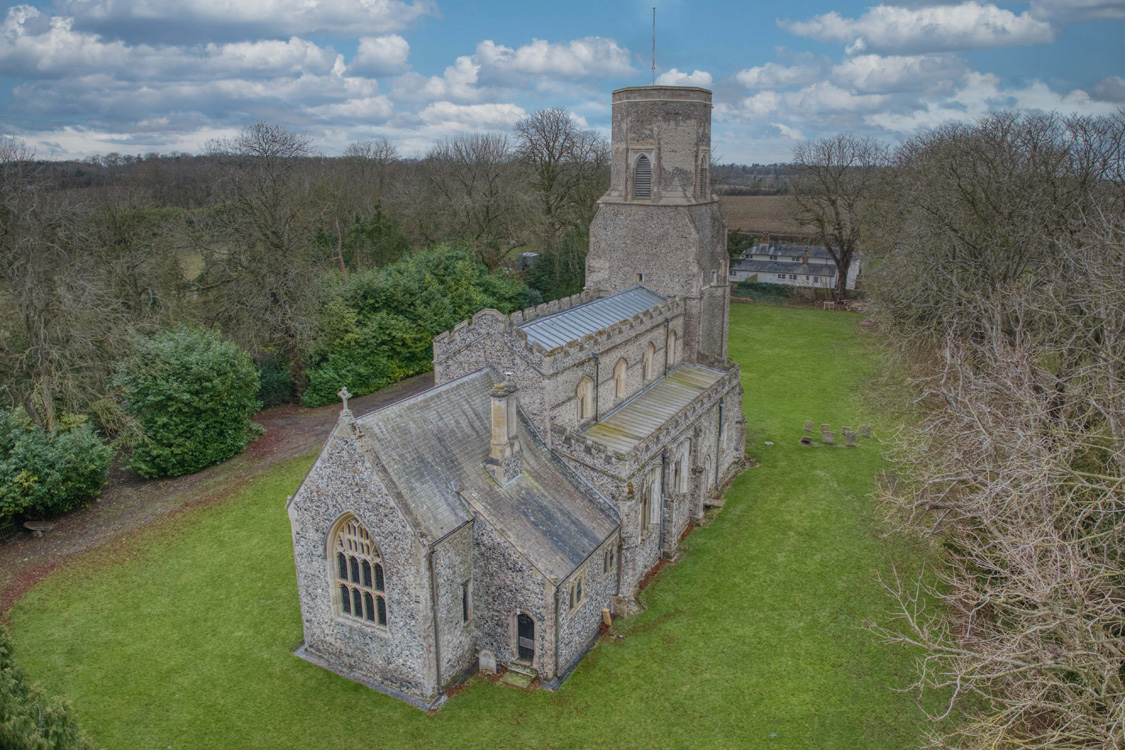 . . . . . . . . . . . Woodditton, St. Mary . . . . . . . . . . . . . . . . . . . © philfuller (w19)